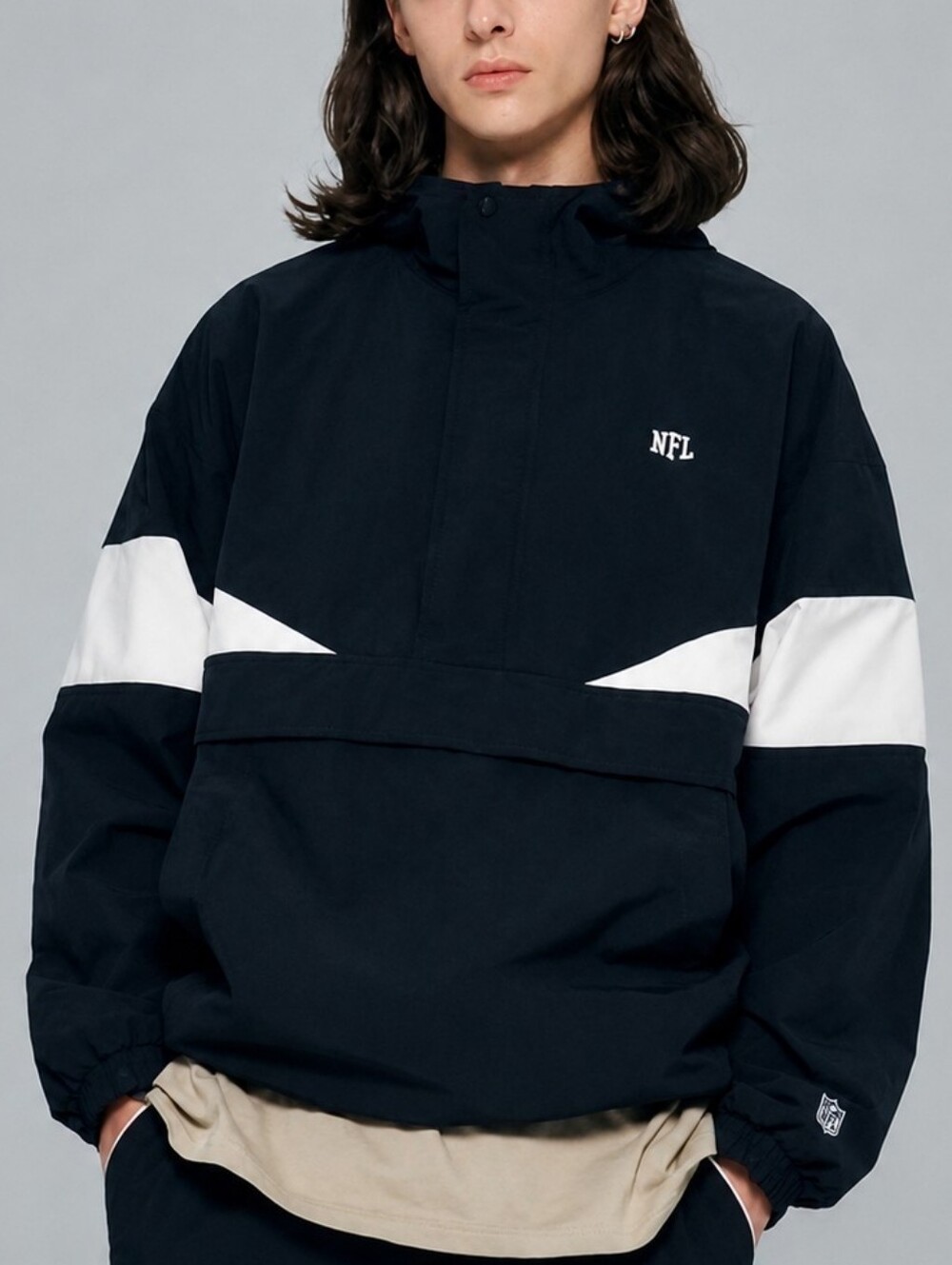 NFL Windbreaker Black and White Pullover Jacket.